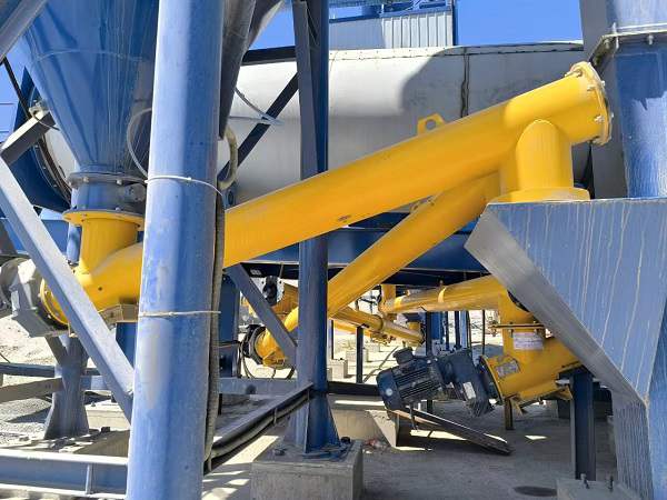 What are the characteristics of asphalt mixture produced by asphalt mixing plant